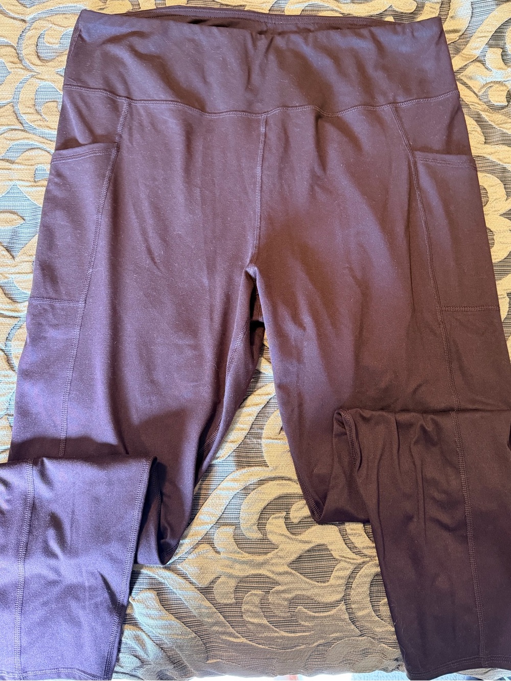 Women’s Maroon Active Leggings with Side Pockets